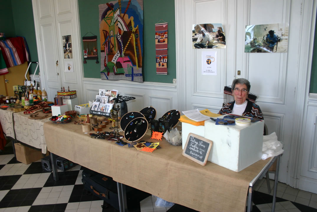 V e n t e   d e   P a r t a g e   s a n s   F r o n t i � r e s   �   S a i n t - M a r t i n   l a   P l a i n e   , Bruno Drogue