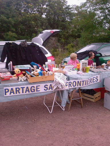 Vide grenier de Partage sans Fronti&egrave;res &agrave; Lorette