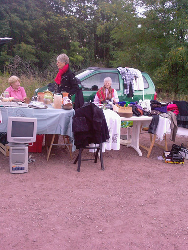 Vide grenier de Partage sans Frontières à Lorette Vide grenier de Partage sans Frontières à Lorette