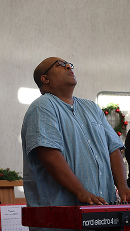 Vente à Chabeuil au profit de Partage Sans Frontières