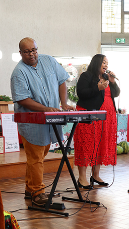 Vente à Chabeuil au profit de Partage Sans Frontières