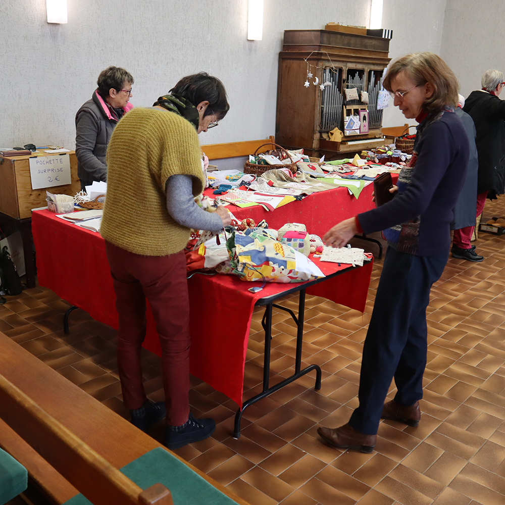 V e n t e   d e   P a r t a g e   s a n s   F r o n t i � r e s   m a r c h �   d e   N o � l   C h a b e u i l   , Bruno Drogue