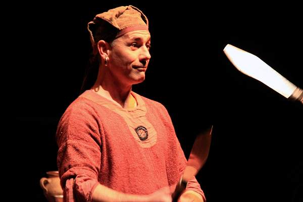 S p e c t a c l e   T h i e r r y   N a d a l i n i ,   l e   r e t o u r   d u   s e r p e n t   �   p l u m e   , 