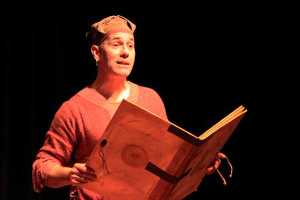 S p e c t a c l e   T h i e r r y   N a d a l i n i ,   l e   r e t o u r   d u   s e r p e n t   �   p l u m e   , 