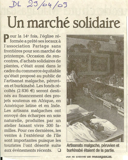 La presse lors du quatorzième marché de printemps de Partage sans Frontières &agrave; Montmeyran